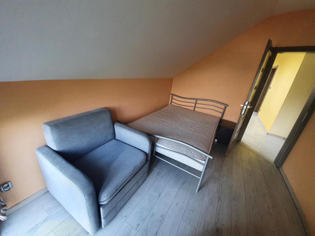 Dom Nad Jeziorem Roznowskim Holiday home