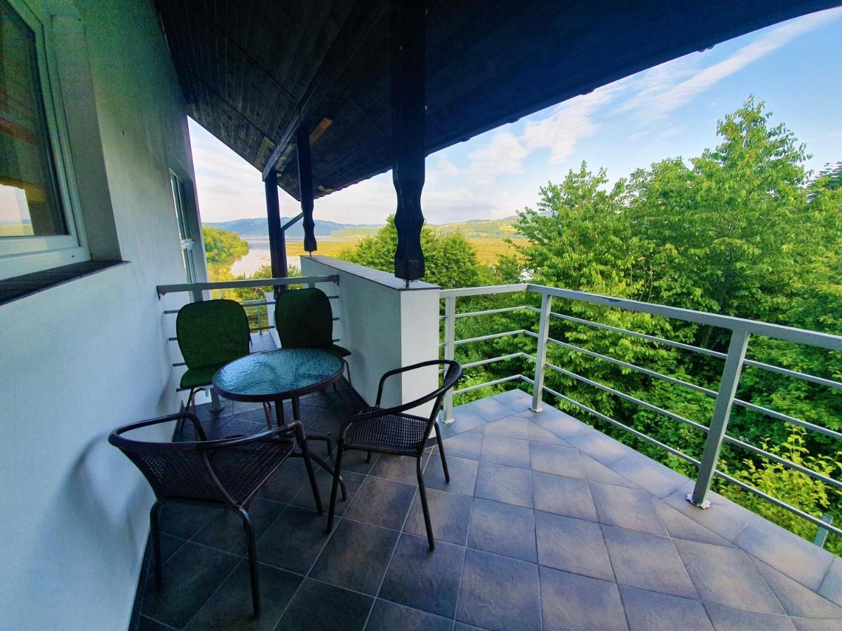 Holiday home Dom Nad Jeziorem Roznowskim Tegoborze